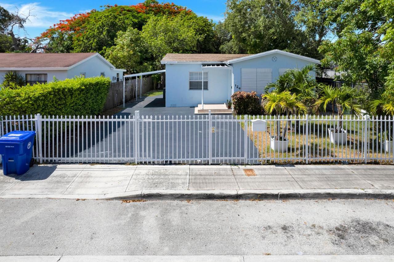 Very Modern Buena Vista Gem Near Wynwood Villa Miami Exterior foto